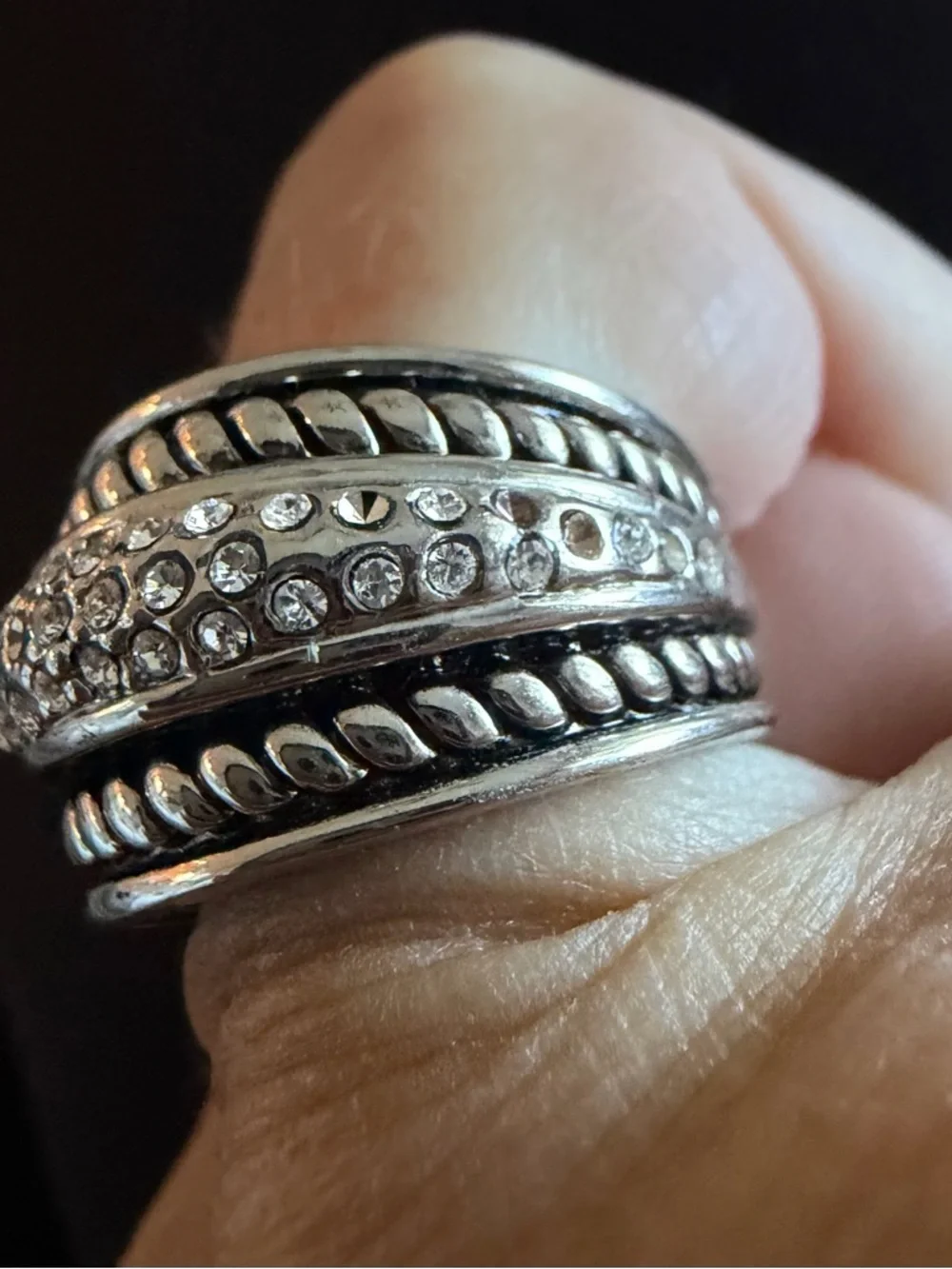 Sparkle Allure Antiqued Twist Womens 6 Crystal Pure Silver Over Brass Band